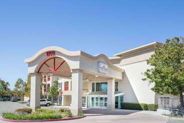 בית מלון כפרי Hawthorn Suites By Wyndham Livermore