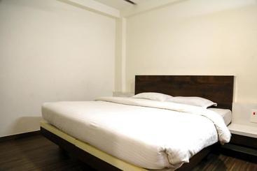 בית מלון כפרי Madhuvan International By Amoghraj