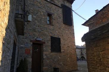 Apartamentos El Palacete De Ainsa