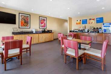 فندق Comfort Inn & Suites