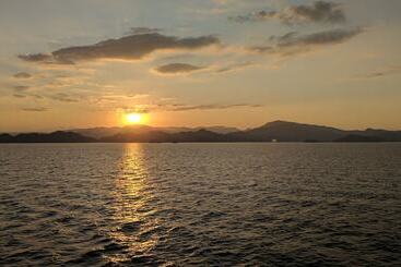 בית מלון כפרי Nautilus Surf & Yoga Villas Santa Teresa