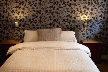 בית מלון כפרי The Grasshopper Inn