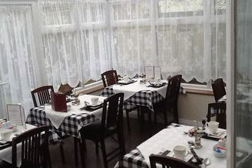 هتل Trevali Guest House