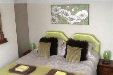 هتل Trevali Guest House