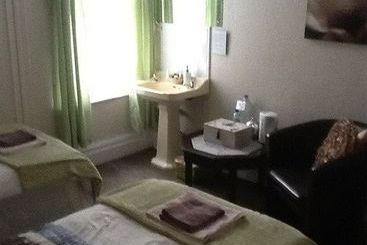 هتل Trevali Guest House