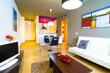 Apartamentos 16:9 Suites Almería