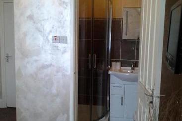 تختخواب و صبحانه Greenbank Guest House