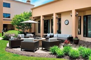هتل Courtyard By Marriott Chicago Waukegan/gurnee