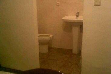 هتل Hostal Medina