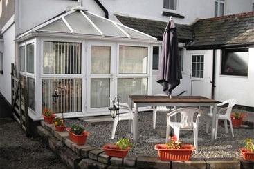 هتل Kamary Guest House