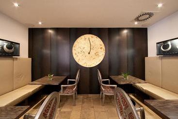 Burns Art & Culture Suitehotel