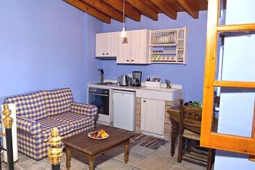 آپارتمان Eveleos Country House