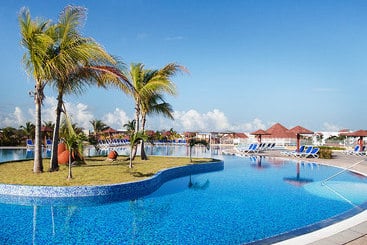 Memories Flamenco Beach Resort