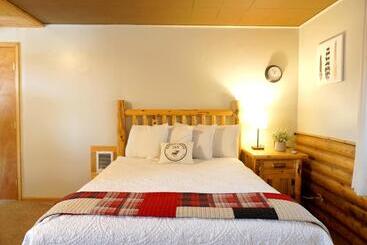 هتل Moose Creek Inn
