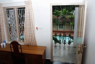 هتل New Ideal Panchakarma Centre