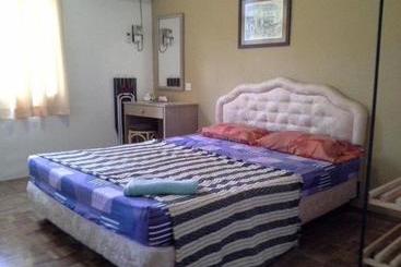 דירות לתיירים Bayu Emas Apartment