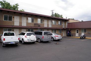 Rainbow Motel