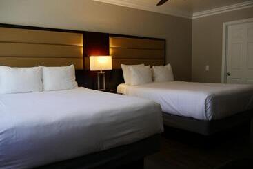 فندق Inn At Highway 1