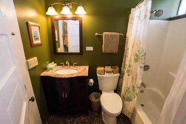 هتل Wailuku Guesthouse