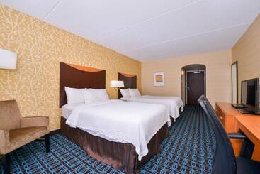 هتل Fairfield Inn Rochester Airport