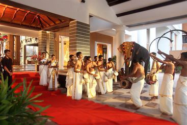 هتل Vasundhara Sarovar Premiere  Vayalar