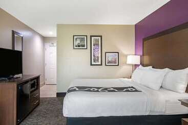 هتل La Quinta By Wyndham Visalia/sequoia Gateway