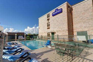 هتل Regency Inn & Suites Biloxi