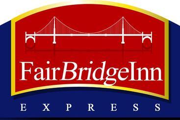 호텔 Fairbridge Inn Express North Lima