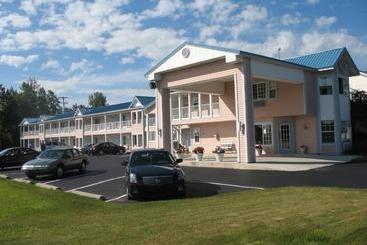 מוטל Great Lakes Inn