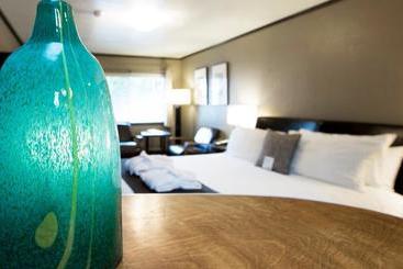 هتل Earthbox Inn & Spa