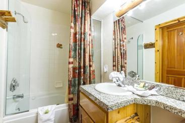 Red Wolf Lodge At Olympic Valley