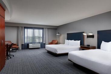 هتل Courtyard By Marriott Wichita At Old Town