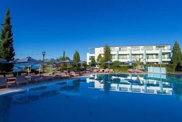 בית מלון כפרי Poseidon Palace