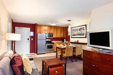 هتل Residence Inn By Marriott Greensboro Airport