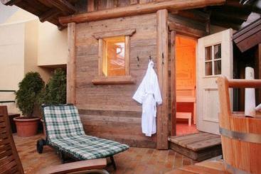 Fish Inn Zell   Hotel Fischerwirt