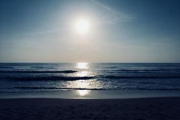 استراحتگاه Tradewinds Cottages