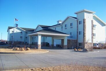 Апарт-отель Days Inn & Suites By Wyndham Columbus Ne