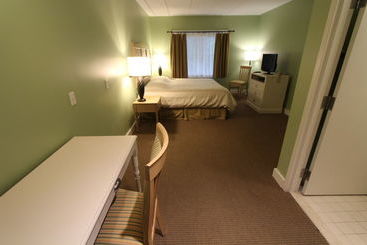 Holly Tree Resort