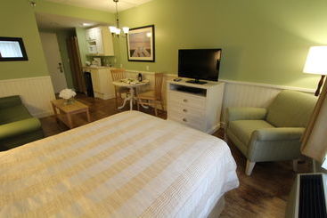 Holly Tree Resort