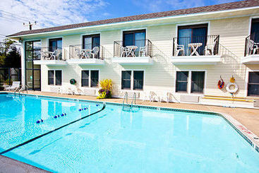 Holly Tree Resort