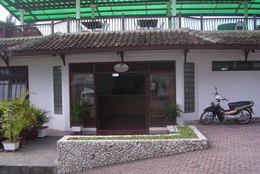 هتل Bukit Senggigi