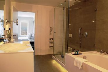 هتل Radisson Blu Mersin