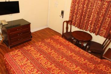 Holiday Motel  Santa Maria