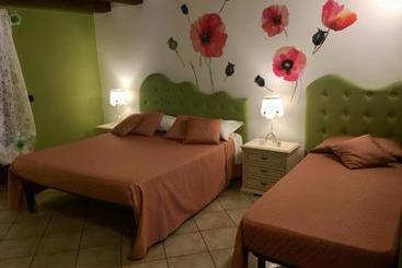 تختخواب و صبحانه Flower Inn