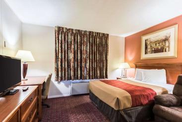 هتل Red Carpet Inn