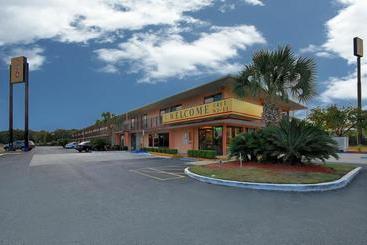 Motel Super 6 Inn & Suites Pensacola