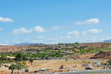 منتجع Mojave Edge