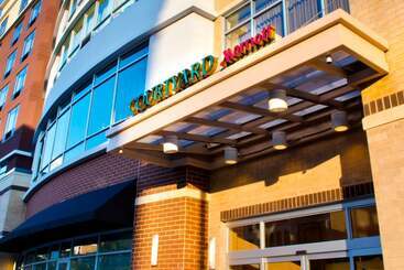 هتل Courtyard By Marriott Newark Downtown