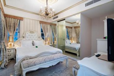 هتل Elegance East