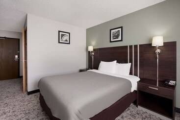 هتل Quality Inn Hall Of Fame